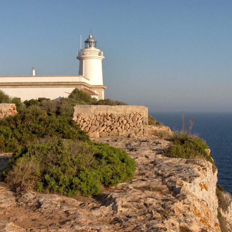 Historias Ocultas de los Faros de Mallorca